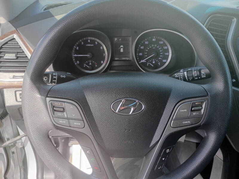 2017 Hyundai Santa Fe SE