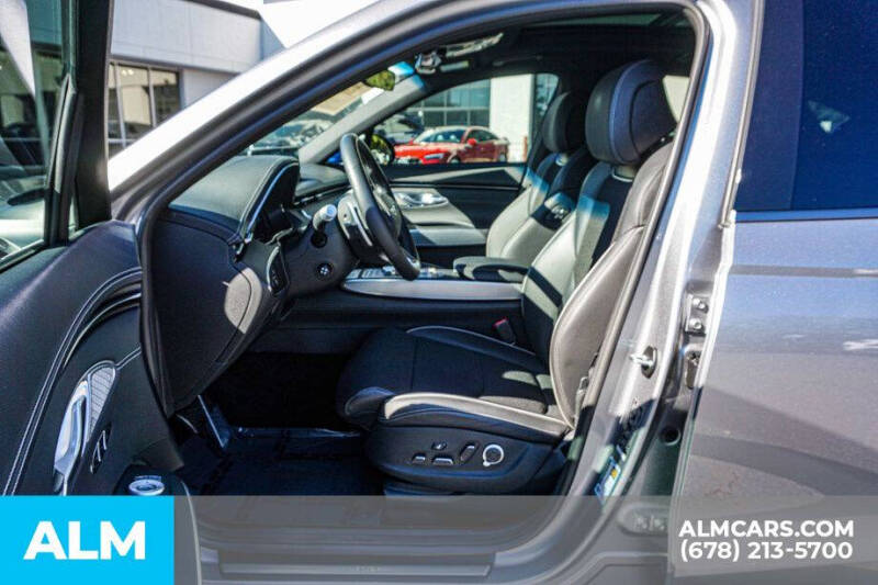 2024 Genesis GV70 2.5T Standard