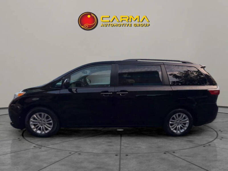 2017 Toyota Sienna XLE Premium 8-Passenger