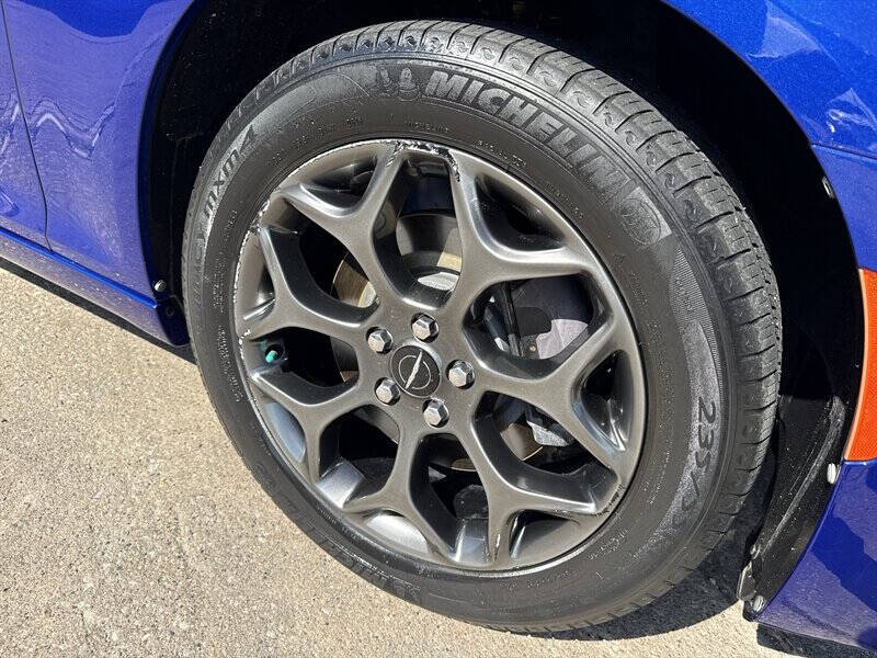 2018 Chrysler 300 S