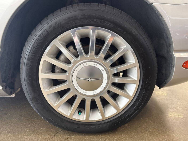 2004 Ford Thunderbird Deluxe