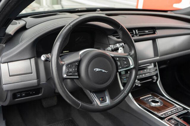 2018 Jaguar XF Sportbrake 12