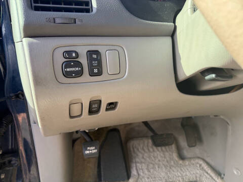 2005 Toyota Sienna LE 8 Passenger