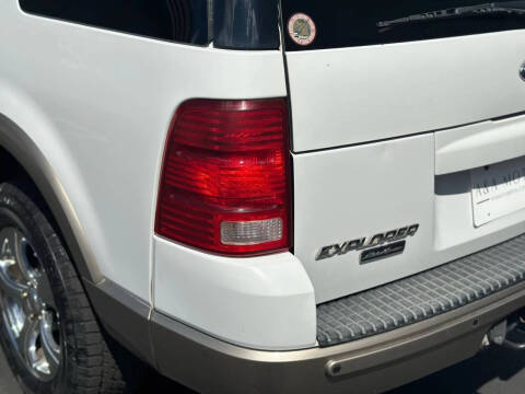 2004 Ford Explorer Eddie Bauer