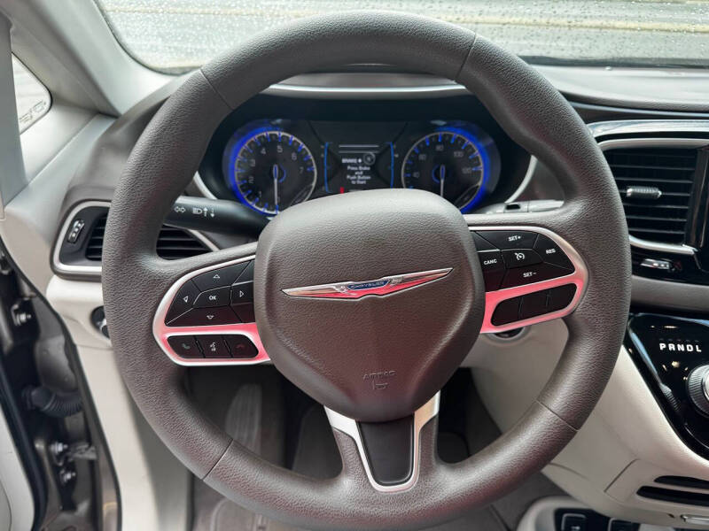 2017 Chrysler Pacifica Touring-L