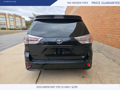 2017 Toyota Sienna SE Premium 8-Passenger
