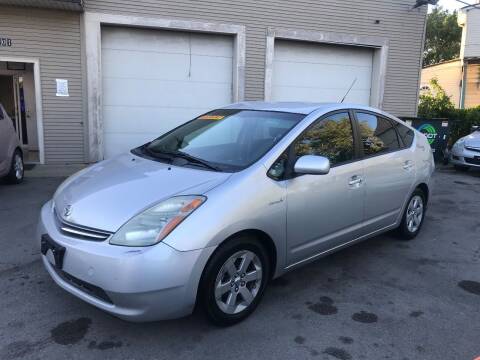 2008 Toyota Prius for sale at Global Auto Finance & Lease INC in Maywood IL