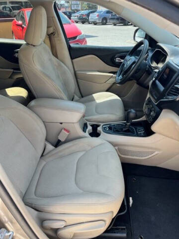 2019 Jeep Cherokee Latitude