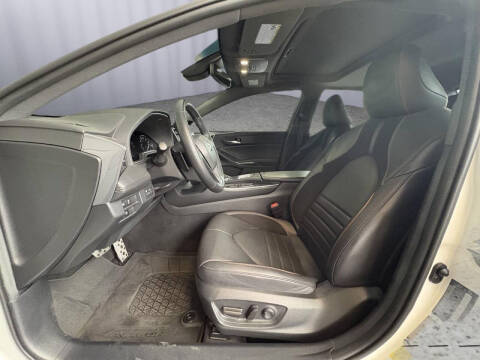 2022 Toyota Avalon Hybrid XSE Nightshade