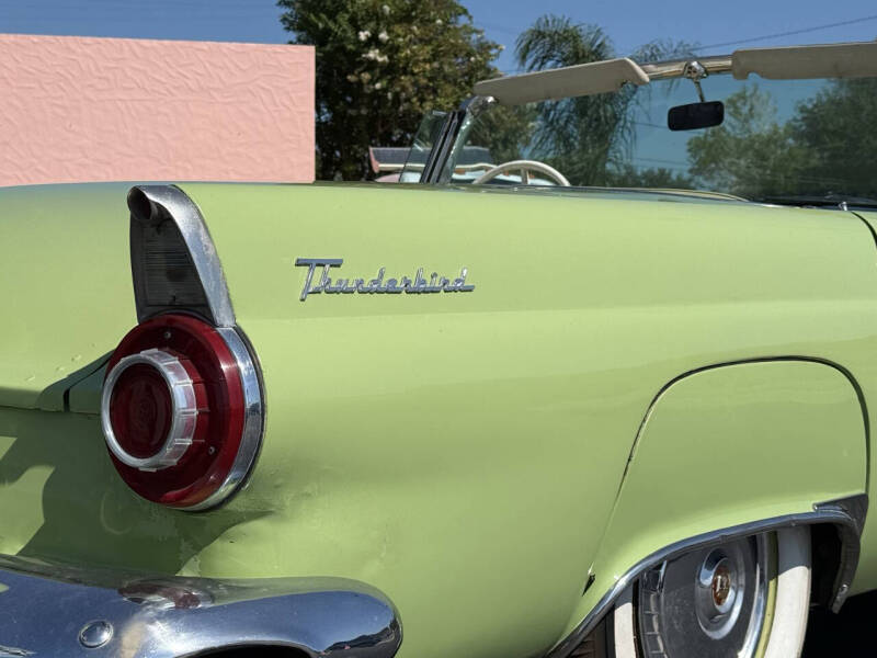 1956 Ford Thunderbird