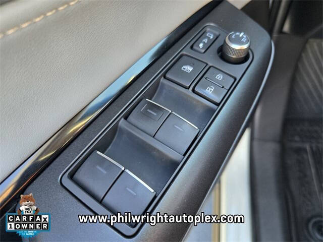 2022 Toyota Venza LE