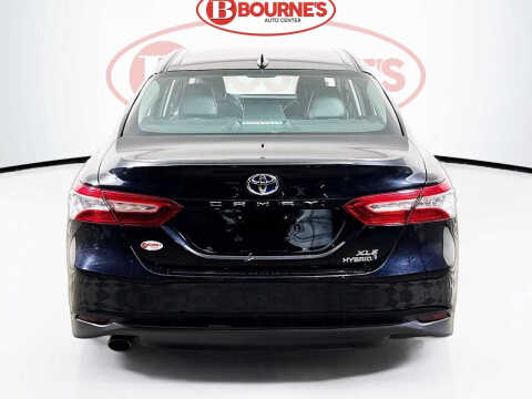 2020 Toyota Camry Hybrid XLE