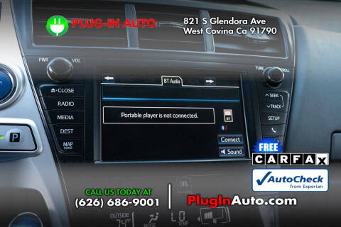 2013 Toyota Prius v Five