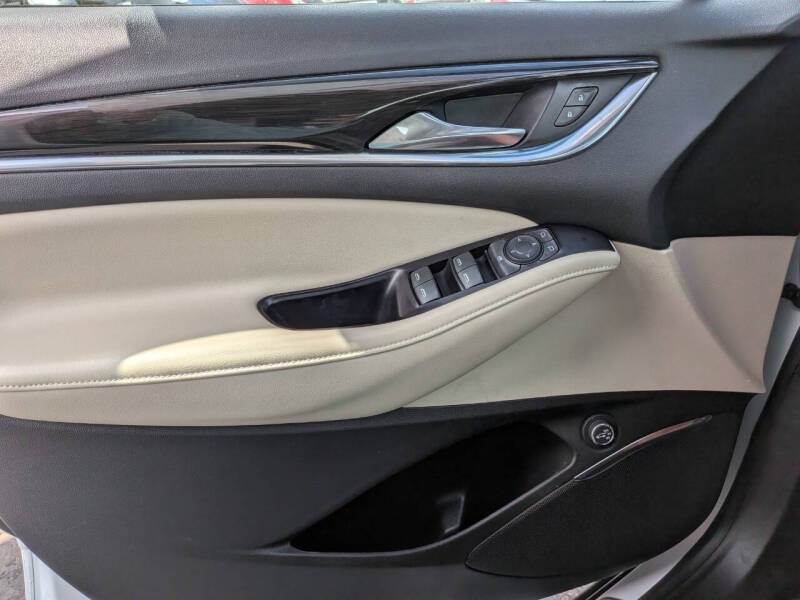 2018 Buick Enclave Essence