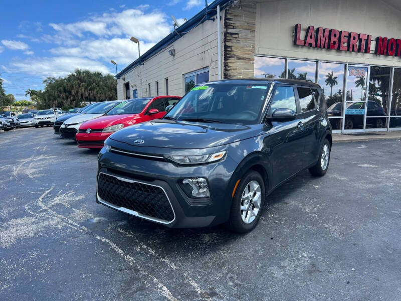 2021 Kia Soul for sale at Lamberti Auto Collection in Plantation FL