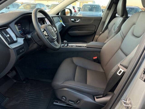 2025 Volvo XC60 T8 Plus Dark Theme