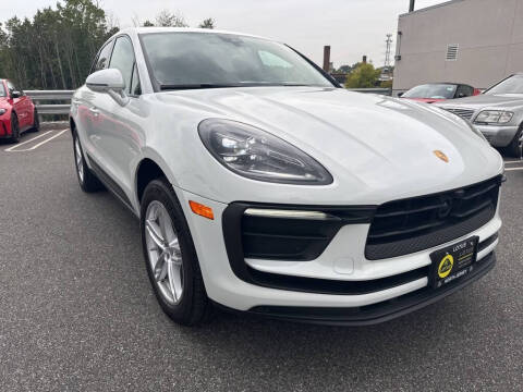 2025 Porsche Macan