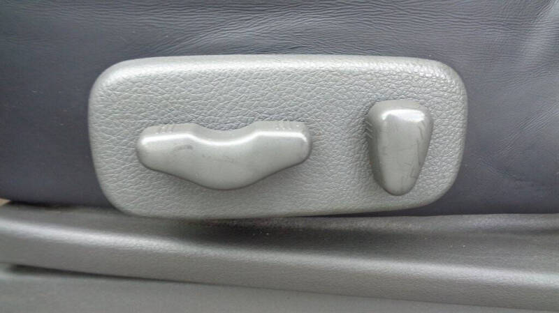 2008 Nissan Pathfinder LE V8