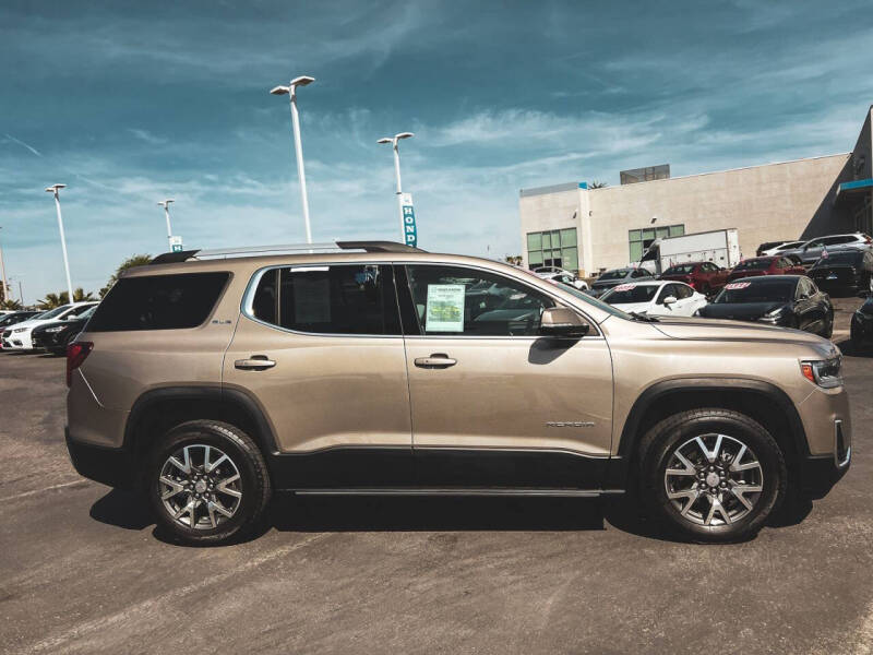 2023 GMC Acadia SLE