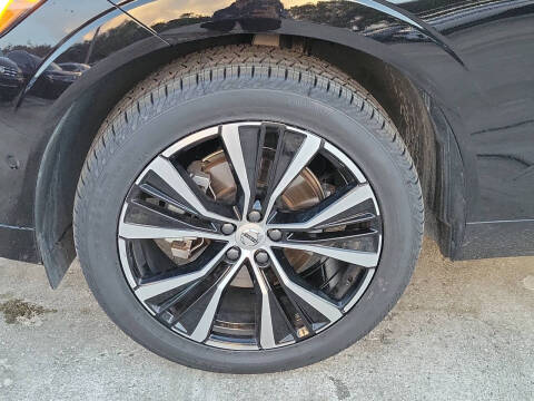 2023 Volvo XC60 B5 Plus Dark Theme