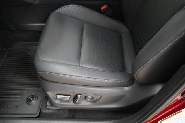 2025 Toyota Crown Signia Limited