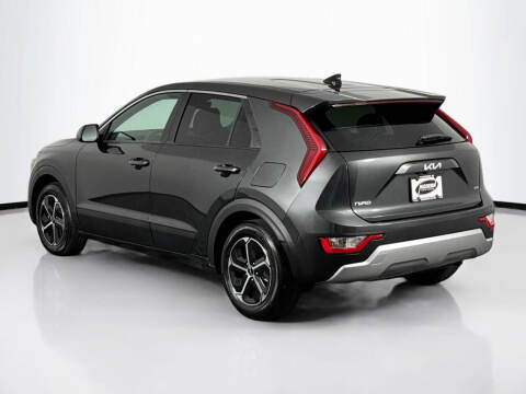 2023 Kia Niro LX