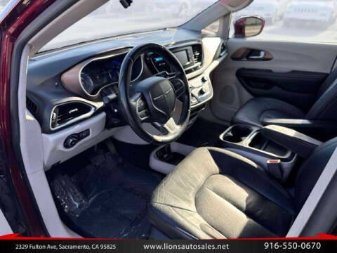 2017 Chrysler Pacifica Touring-L