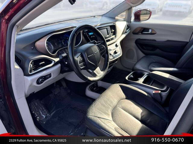 2017 Chrysler Pacifica Touring-L