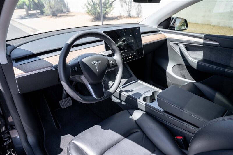 2025 Tesla Model Y Long Range