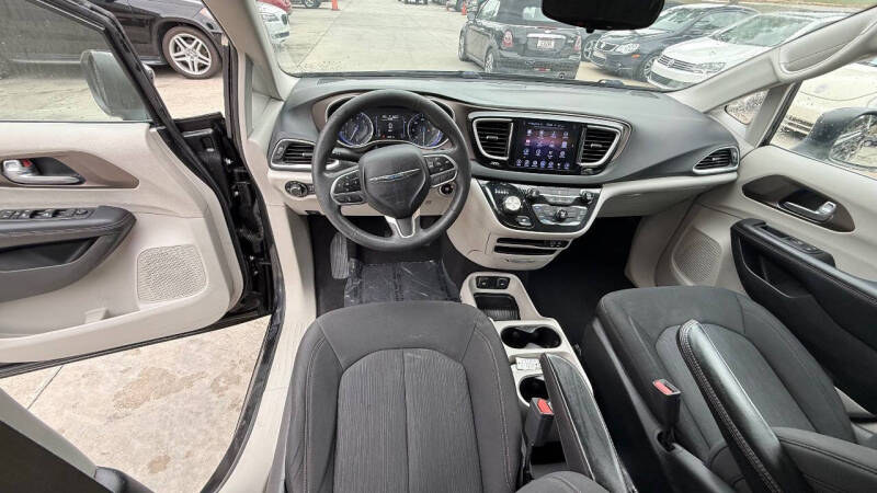 2017 Chrysler Pacifica Touring