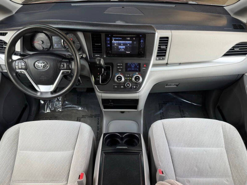 2017 Toyota Sienna