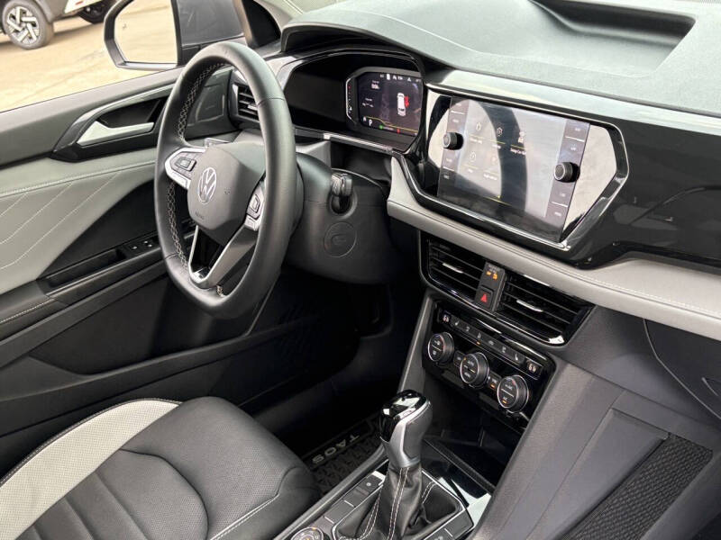 2024 Volkswagen Taos SEL 4Motion