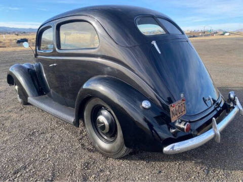 1937 Ford Tudor