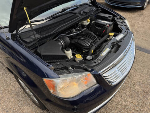 2012 Chrysler Town and Country Touring