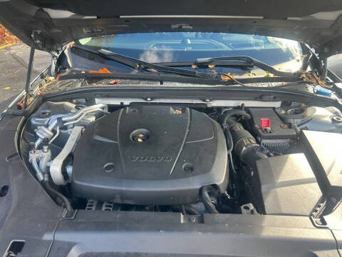 2017 Volvo V90 Cross Country T6