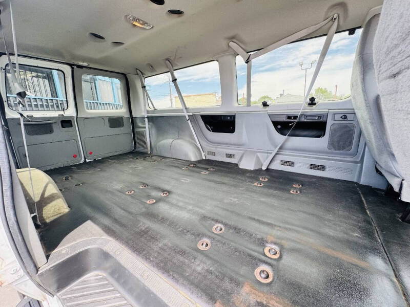 2013 Ford E-Series E-350 SD XL