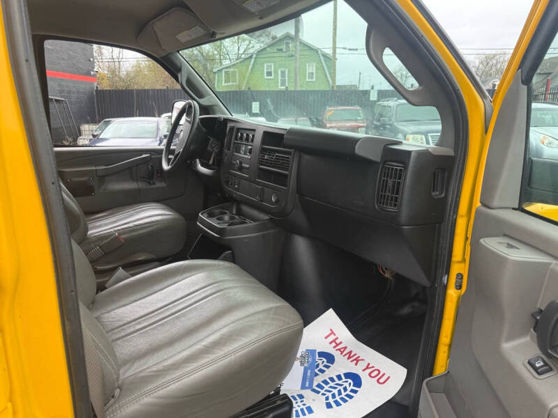 2017 GMC Savana 2500