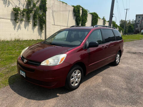 2005 Toyota Sienna for sale at Metro Motor Sales in Minneapolis MN