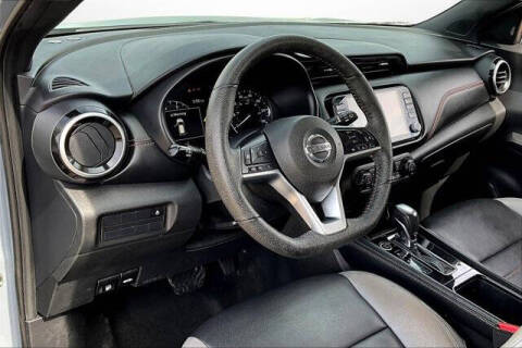 2021 Nissan Kicks SR