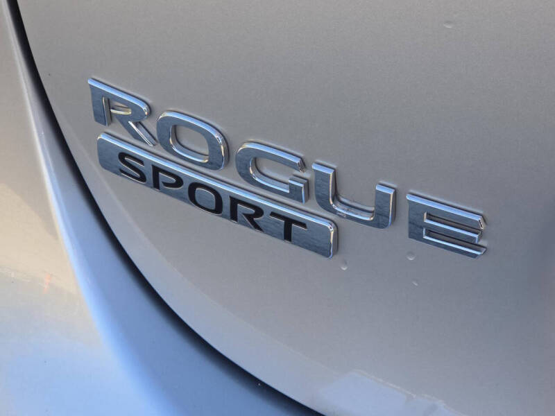 2022 Nissan Rogue Sport SL