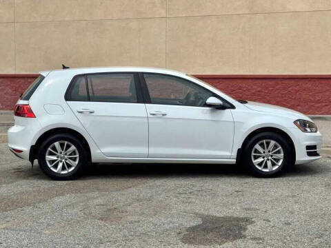 2016 Volkswagen Golf TSI S