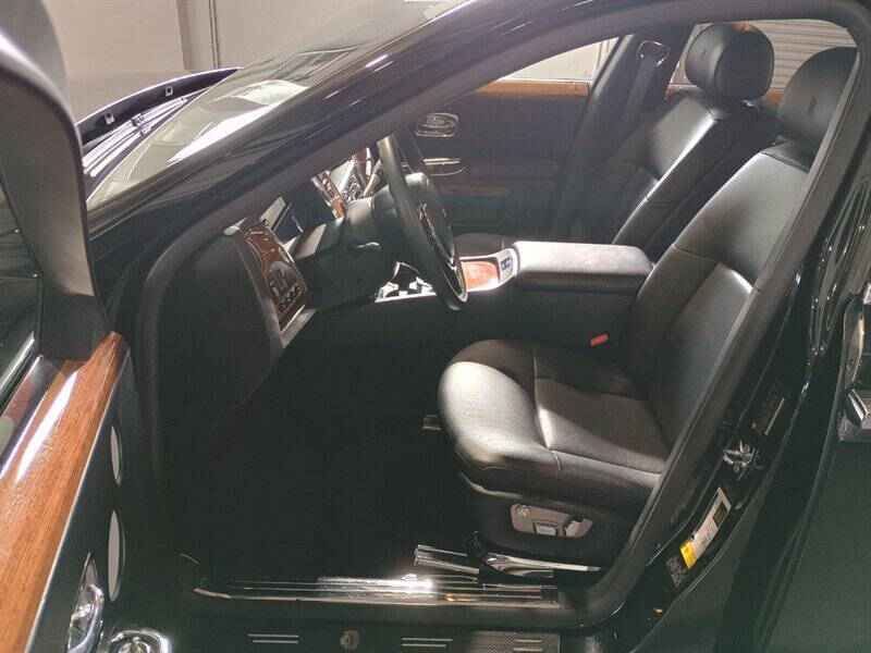 2010 Rolls-Royce Ghost 29