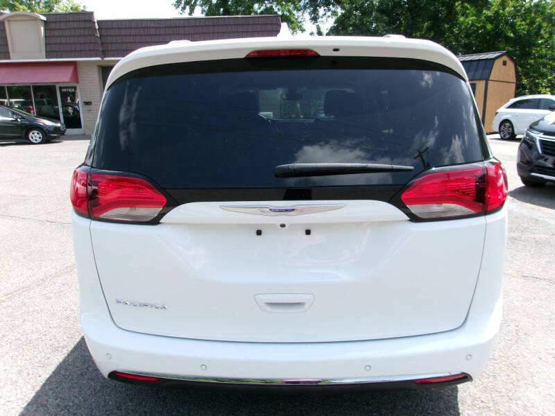 2018 Chrysler Pacifica Touring L