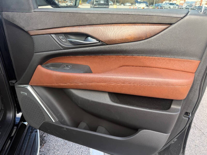 2017 Cadillac Escalade ESV Luxury