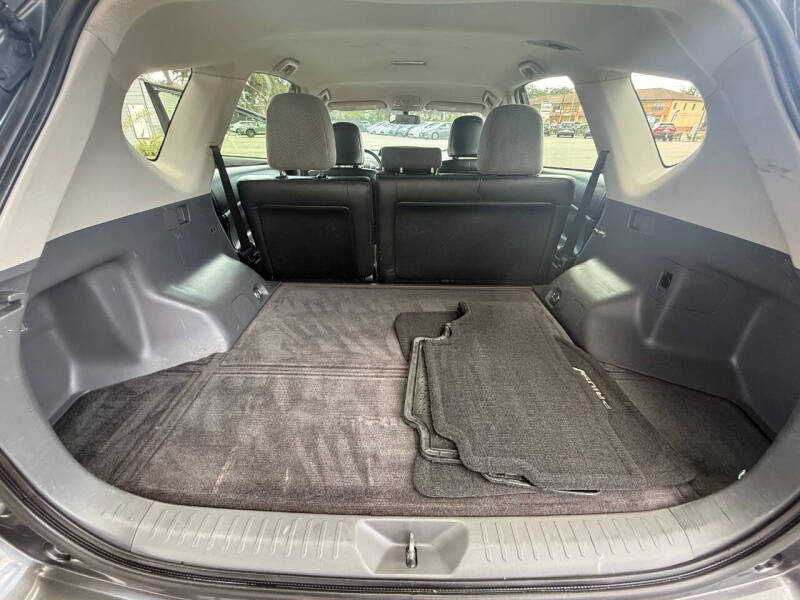 2015 Toyota Prius v Four