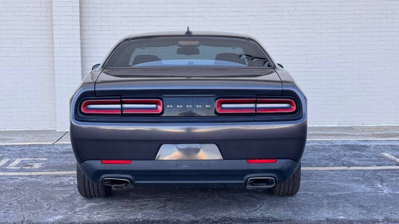 2016 Dodge Challenger SXT
