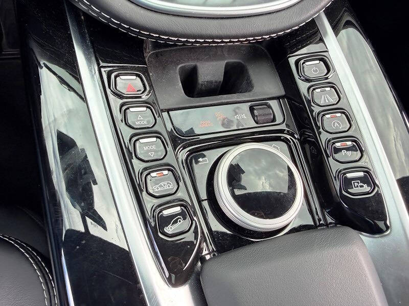 2021 Aston Martin DBX