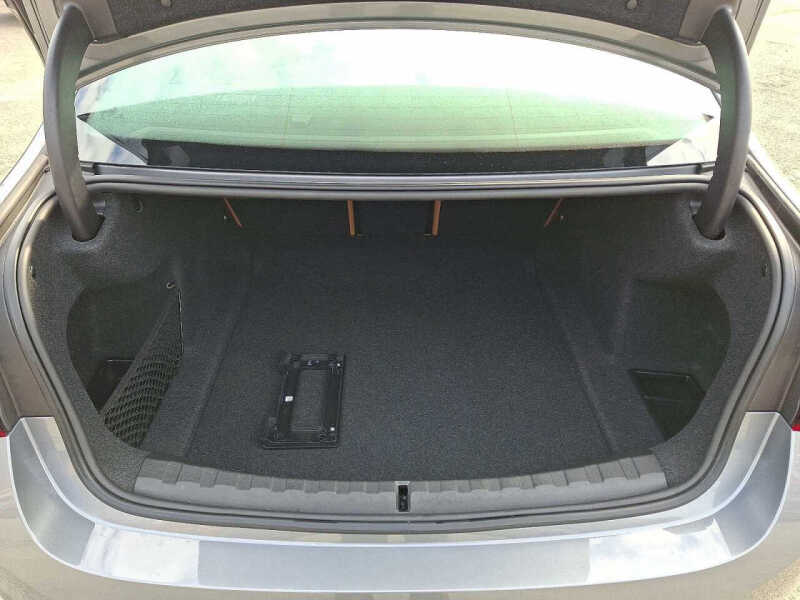 2024 BMW 3 Series 330i xDrive