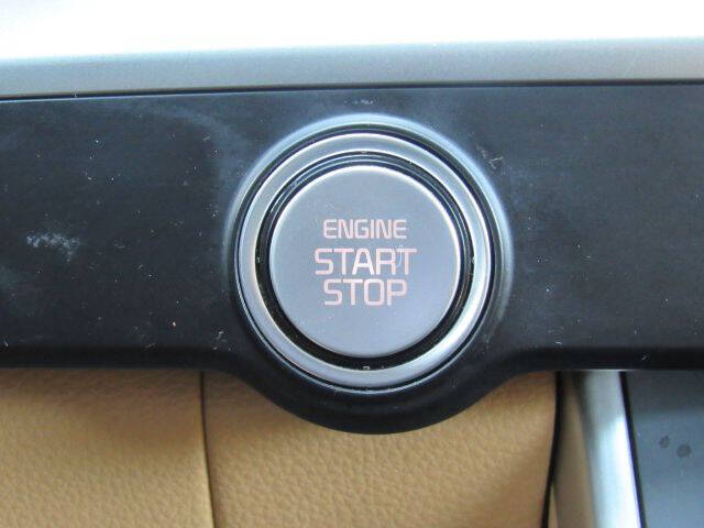 2023 Kia Carnival LX