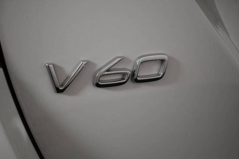 2015 Volvo V60 Cross Country T5